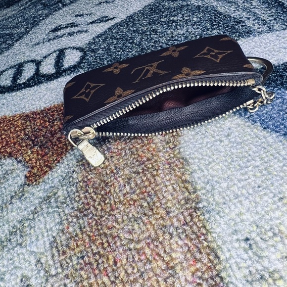 Louis Vuitton Key Pouch - Picture 4 of 5